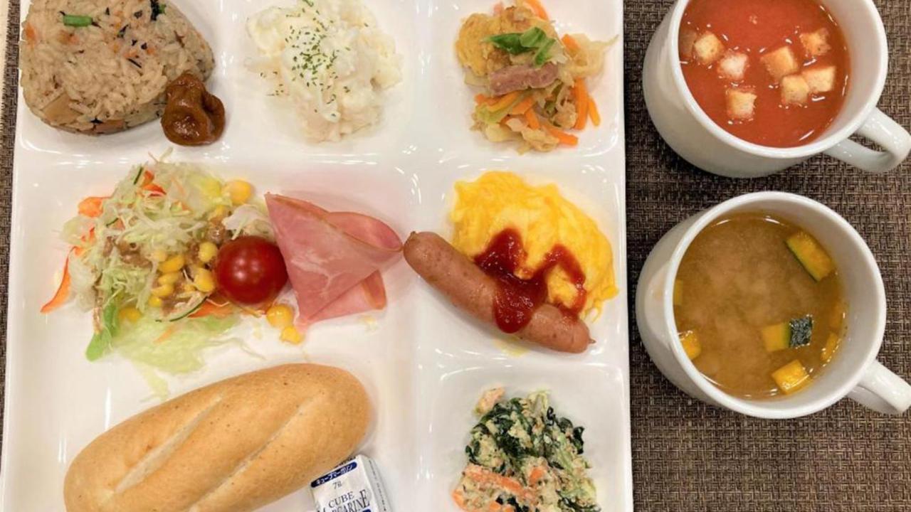 Toyoko Inn Okinawa Naha Kokusai-Dori Miebashi-Eki מראה חיצוני תמונה